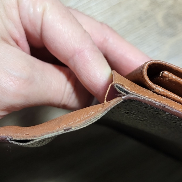 Louis Vuitton Monogram Wallet - Picture 12 of 15